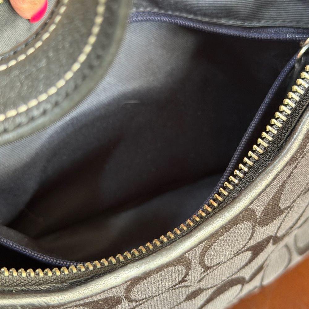 Coach black Hobo silver metal Excellent Condition - Picture 12 of 16